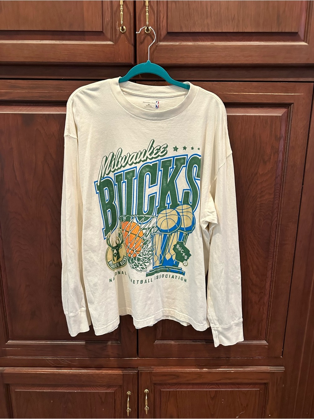 Abercrombie & Fitch Milwaukee Bucks tee sz XL